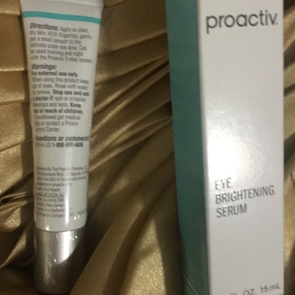 Proactiv Eye Brigtning Serum .5 Oz Vitamins C&E - Picture 2 of 6